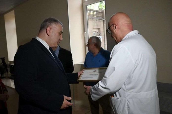 მიხეილ სარჯველაძემ თენგიზ ასათიანს 80 წლის იუბილე მიულოცა