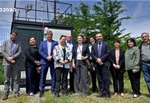 ჯანმრთელობის მსოფლიო ორგანიზაციის წარმომადგენლები, პარტნიორებთან ერთად სოფ. თაზაქენდს ეწვივნენ და ახალი სადგური მოინახულეს, რომლითაც შესაძლებელია ჰაერის ხარისხის მონიტორინგი – მაღალი სიზუსტის მონაცემების მიღება ატმოსფერული ჰაერის დაბინძურებისა და ამ დაბინძურების წყაროების შესახებ ჯანმრთელობის მსოფლიო ორგანიზაციის წარმომადგენლები, პარტნიორებთან ერთად სოფ. თაზაქენდს ეწვივნენ და ახალი სადგური მოინახულეს, რომლითაც შესაძლებელია ჰაერის ხარისხის მონიტორინგი - მაღალი სიზუსტის მონაცემების მიღება ატმოსფერული ჰაერის დაბინძურებისა და ამ დაბინძურების წყაროების შესახებ
