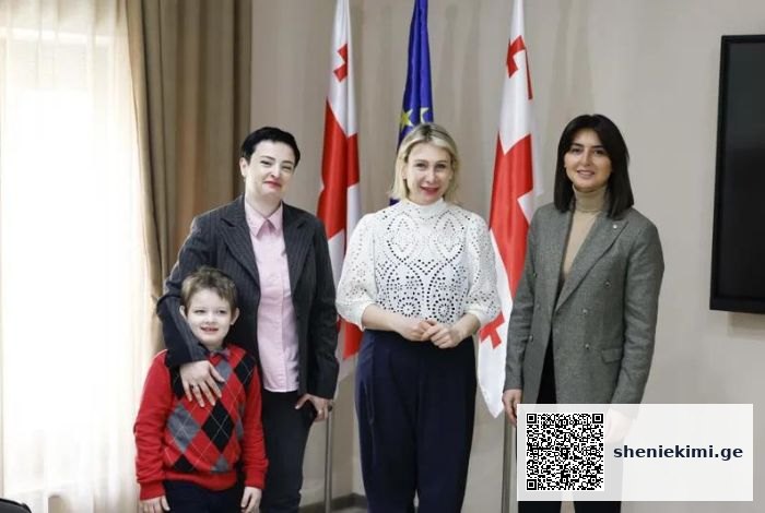 მერია და პარლამენტის გენდერული თანასწორობის საბჭო, აუტისტური სპექტრის მქონე ბავშვთა მშობლების გაძლიერების მიზნით, ერთობლივ პროექტ – “მწვანე შუქს” განახორციელებს | sheniekimi.ge | შენი ექიმი