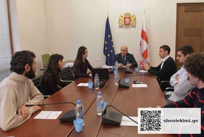 „დიპლომისშემდგომ სამედიცინო განათლებასთან დაკავშირებულ პრობლემებს აუცილებლად გადავჭრით“-ზაზა ლომინაძე | sheniekimi.ge | შენი ექიმი