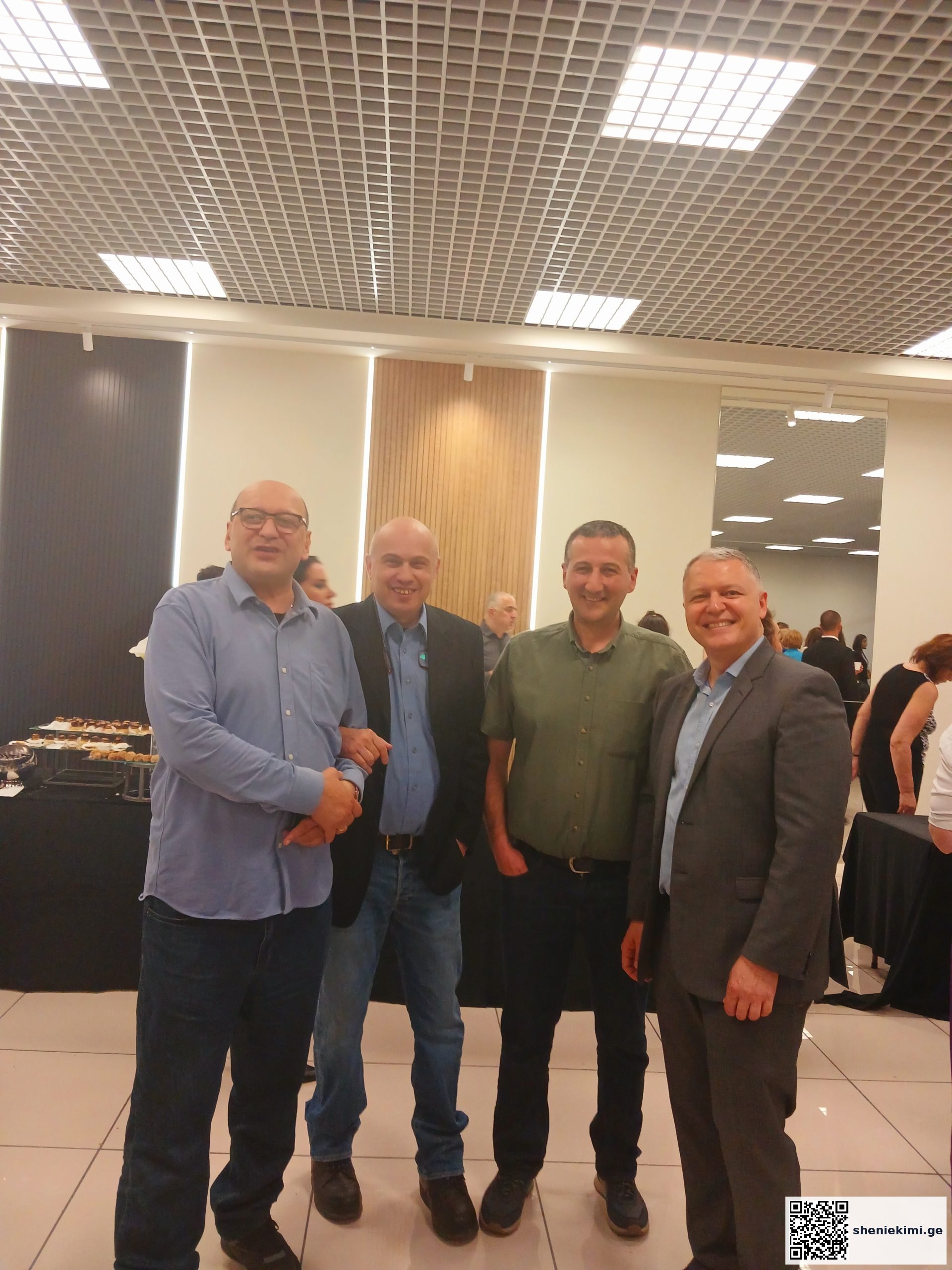 პროფესორი გიორგი ფხაკაძე დაესწრო თბილისში ახალი კლინიკის – ჟორდანიას სამედიცინო ცენტრის გახსნას | sheniekimi.ge | შენი ექიმი პროფესორი გიორგი ფხაკაძე დაესწრო თბილისში ახალი კლინიკის – ჟორდანიას სამედიცინო ცენტრის გახსნას | sheniekimi.ge | შენი ექიმი