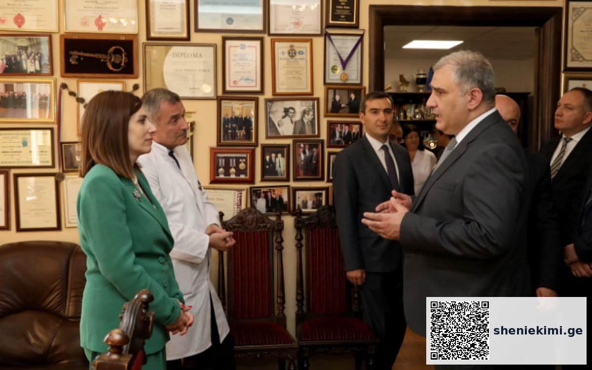 ანაჰიტ ავანესიანი ადგილზე გაეცნო სამედიცინო ცენტრის მუშაობის სპეციფიკას და იმ სერვისებს, რასაც პაციენტები სახელმწიფო დაფინანსებით იღებენ | sheniekimi.ge | შენი ექიმი