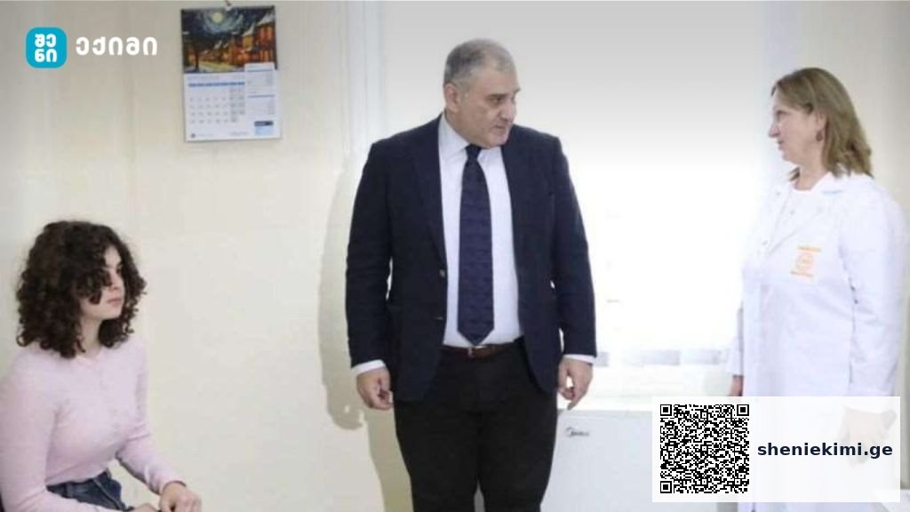 მიხელ სარჯველაძემ, პაციენტებისგან და მათი მშობლებისგან დიაბეტის მართვის სახელმწიფო პროგრამასთან დაკავშირებით მოსაზრებები მოისმინა და მათ საჭიროებებს გაეცნო | sheniekimi.ge | შენი ექიმი