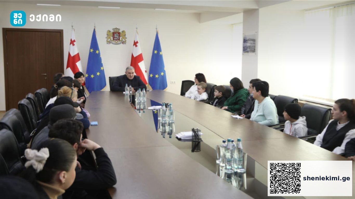 ჯანდაცვის მინისტრი იმ ბავშვებს შეხვდა, ვინც ონკოლოგიური დაავადებები დაამარცხა, გამოჯანმრთელდა და უკვე სამშობლოში დაბრუნდა | sheniekimi.ge | შენი ექიმი