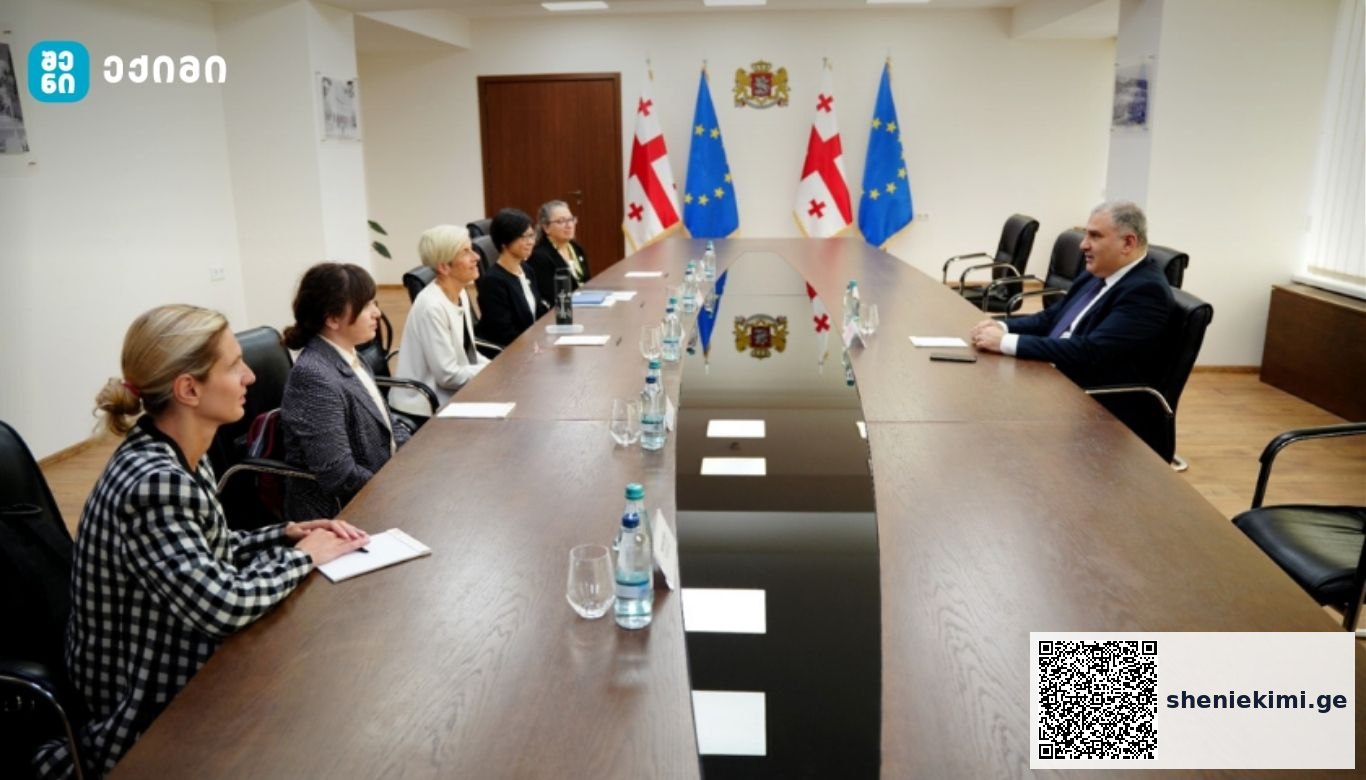 შესაბამისი მედიკამენტებით უზრუნველყოფს ქრონიკული მიელოიდური ლეიკემიით, კუჭ-ნაწლავის სტრომალური სიმსივნით, თირკმლის უჯრედული კარცინომით და სხვა იშვიათი სიმსივნეებით დაავადებულ პაციენტებს. | sheniekimi.ge | შენი ექიმი