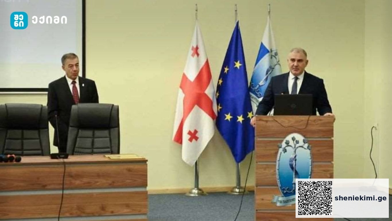 განიხილავენ თანამედროვე მიდგომებს გადაუდებელ მედიცინასა და ინტენსიურ თერაპიაში, მათ შორის ხელოვნური ინტელექტის როლს სეფსისის მართვაში, მწვავე რესპირაციული სინდრომის და კარდიო-რესპირაციული უკმარისობის მართვის უახლეს მეთოდებს | sheniekimi.ge | შენი ექიმი