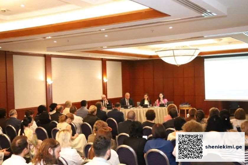 მიხეილ სარჯველაძე: „აუცილებელია პირველადი ჯანდაცვის როლის კიდევ უფრო გაძლიერება, რათა ამ რგოლმა სრულფასოვნად შეასრულოს თავისი ფუნქციები ისეთი მნიშვნელოვანი მიმართულებებით, როგორიცაა დაავადებების პრევენცია, ვაქცინაცია, სკრინინგი და მოსახლეობისთვის საჭირო სერვისების დროული მიწოდება“ | sheniekimi.ge | შენი ექიმი